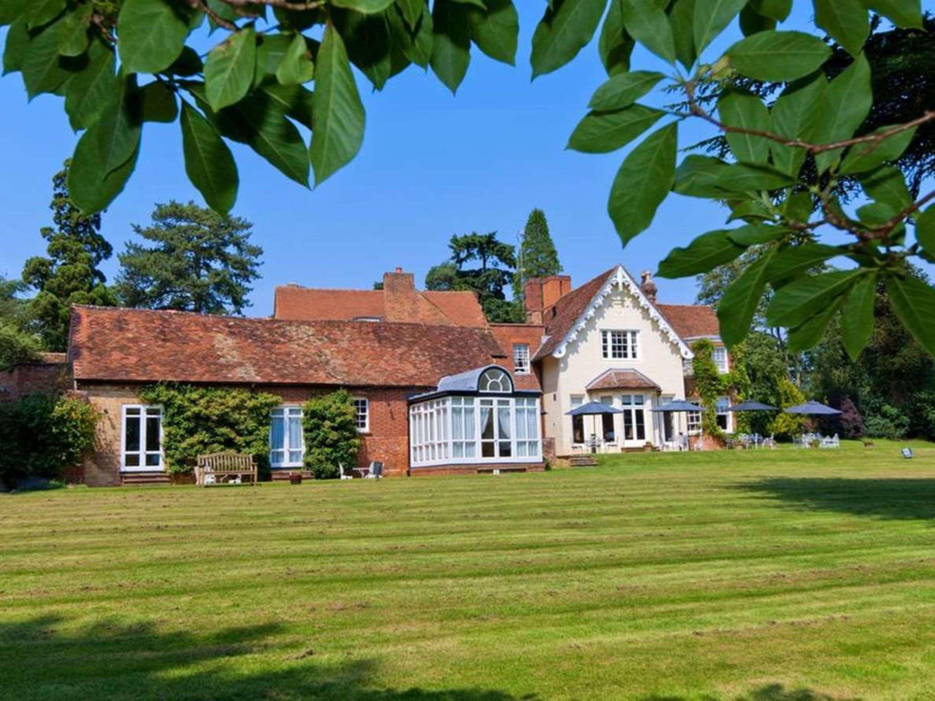 Flitwick Manor Hotel Exterior photo
